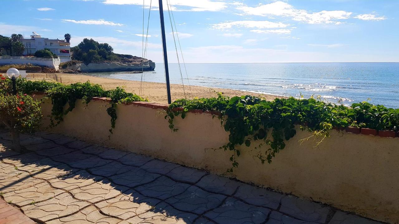 Casa La Conchiglia Sulla Spiaggia Lido di Noto Bagian luar foto