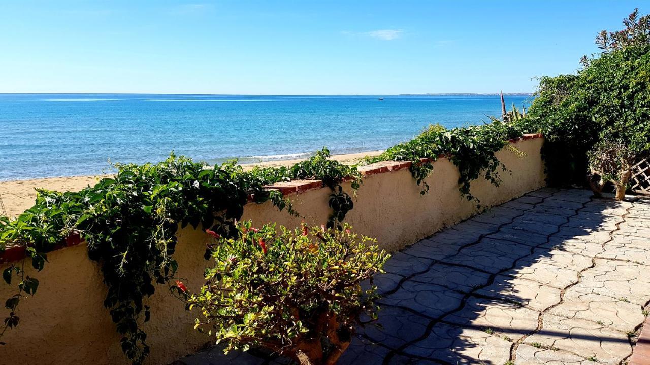 Casa La Conchiglia Sulla Spiaggia Lido di Noto Bagian luar foto
